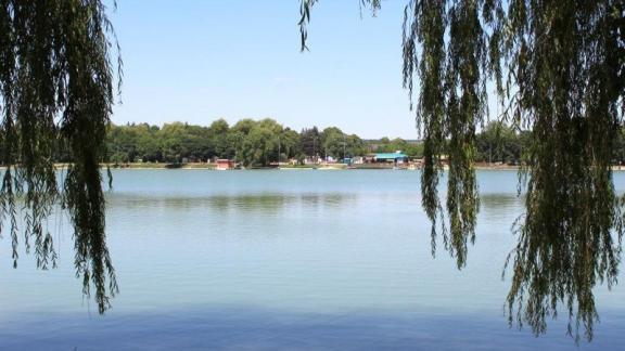 В Ессентуках в воскресенье 13 июля на городском озере побывали 3 тысячи человек