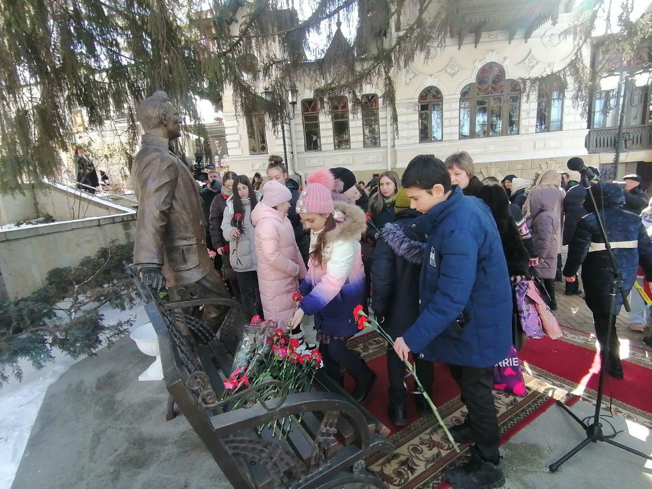 памятник шаляпину в москве на новодевичьем кладбище