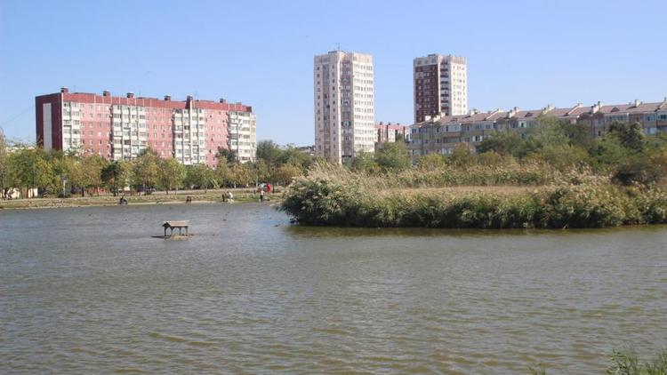 Живописный пруд Бублик в Невинномысске становится местом проведения первенств по рыбной ловле