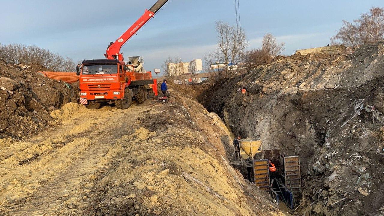 В Ставрополе началось строительство ливнёвки на пересечении проспекта  Кулакова и улицы Бруснёва | Ставропольская правда