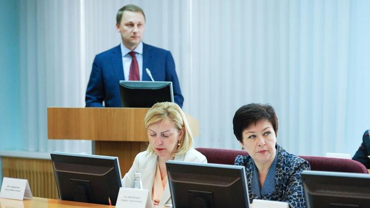 Количество чиновников должно уменьшиться на число работников МФЦ. Так ли это на Ставрополье?
