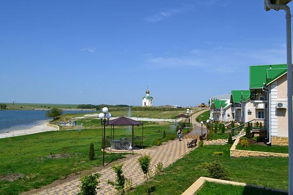 Золотые пески волчьи ворота. Волчьи ворота Ставропольский край золотые Пески. Золотые Пески Новоселицкое. Новоселицкое озеро золотые Пески.