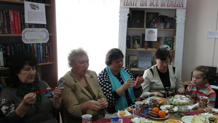 В Донском прошёл фестиваль «Новогодние посиделки»