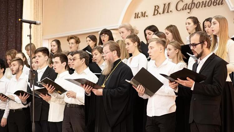 Певчие и регенты церковных хоров СКФО встретились в Минеральных Водах