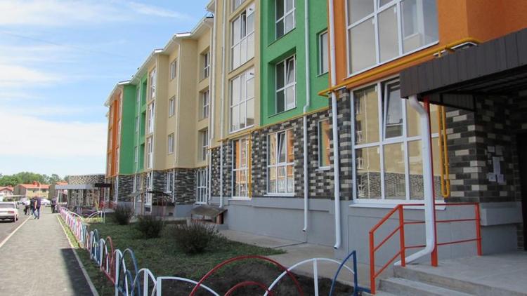 В новостройках Михайловска приняли 40 квартир для детей-сирот