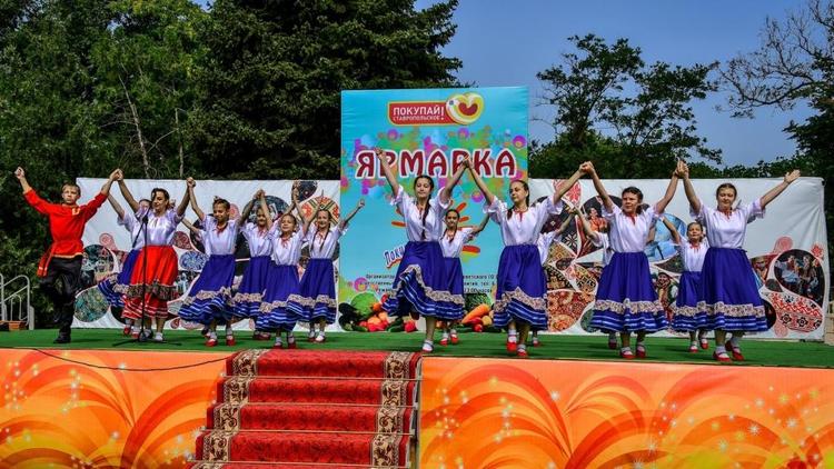 В Зеленокумске прошла ярмарка в рамках проекта «Покупай Ставропольское»