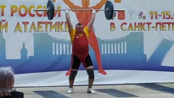 Три мастера спорта СССР из Ставрополья продемонстрировали мощь на чемпионате по тяжёлой атлетике