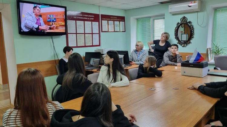 В Будённовском центре соцобслуживания для школьников провели профтур