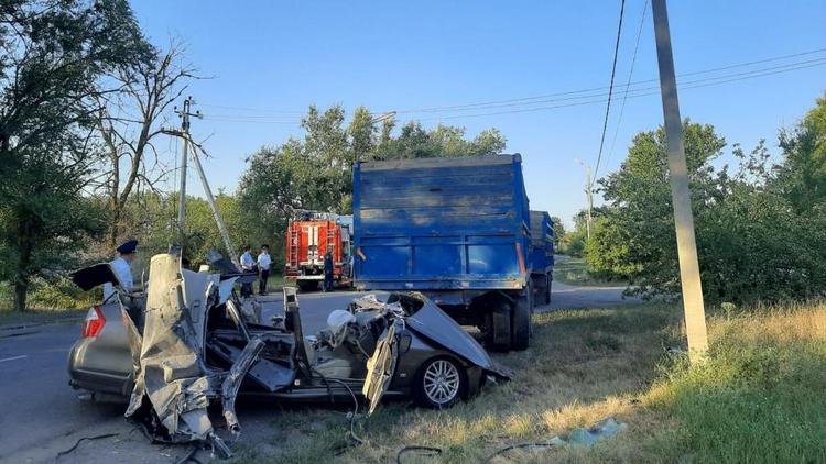 В Будённовске трое молодых людей погибли в ДТП