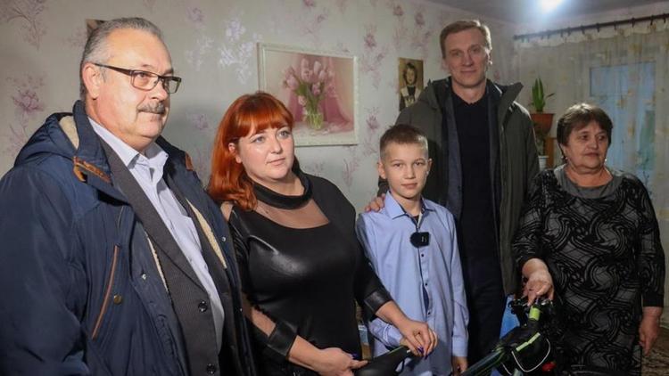 Глава Ессентуков исполнил желание мальчика из Антрацита ЛНР