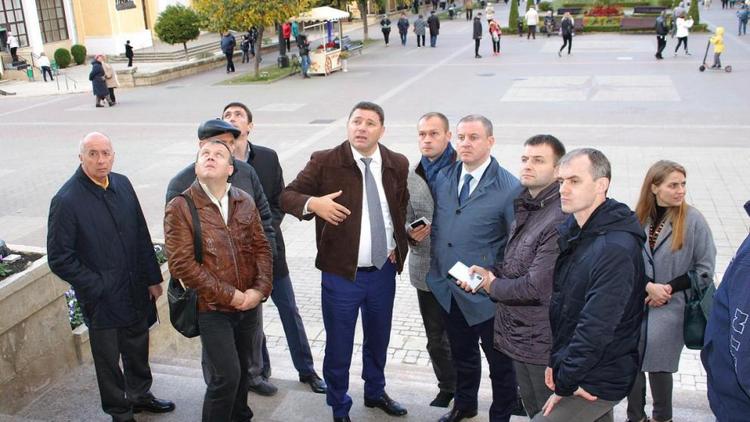Нацпарк и Новое озеро осмотрел в Кисловодске руководитель Рослесхоза РФ Иван Валентик