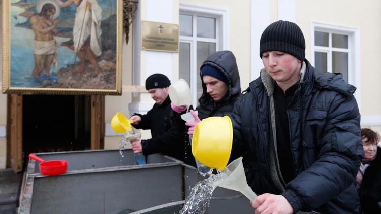 Чистая вода Богоявления: как ставропольцы встречают Крещение Господне