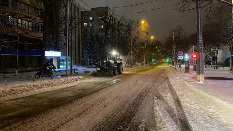 Последствия ураганного ветра ликвидировали в Ставрополе