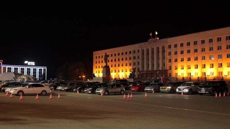 В Ставрополе в День народного единства провели кинопоказ под открытым небом