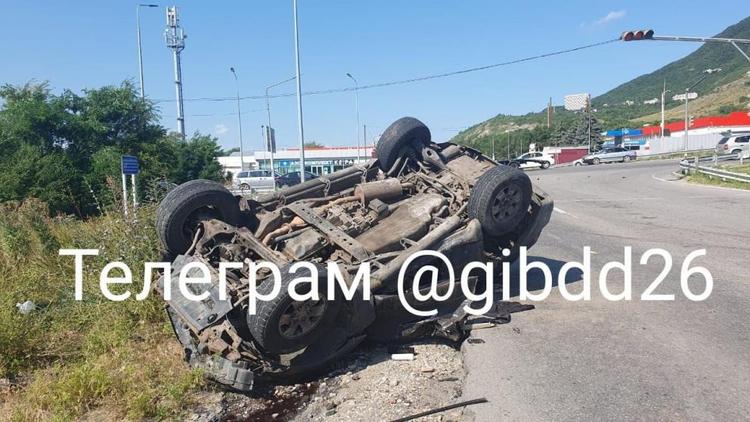 Два человека тяжело пострадали на въезде в Пятигорск