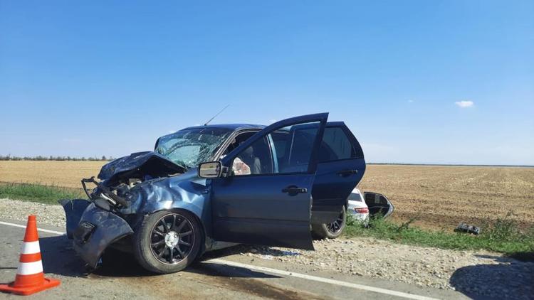 В Курском округе в аварии пострадали пять человек, один погиб