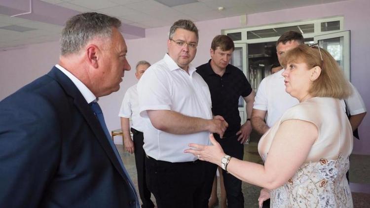 С инспекцией важных строек побывал в двух районах края губернатор Ставрополья