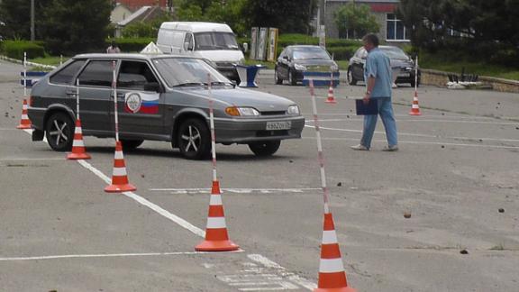 В Андроповском районе в третий раз прошел конкурс «Автоледи»