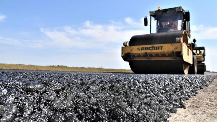 В Туркменском округе отремонтировано 10 автодорог