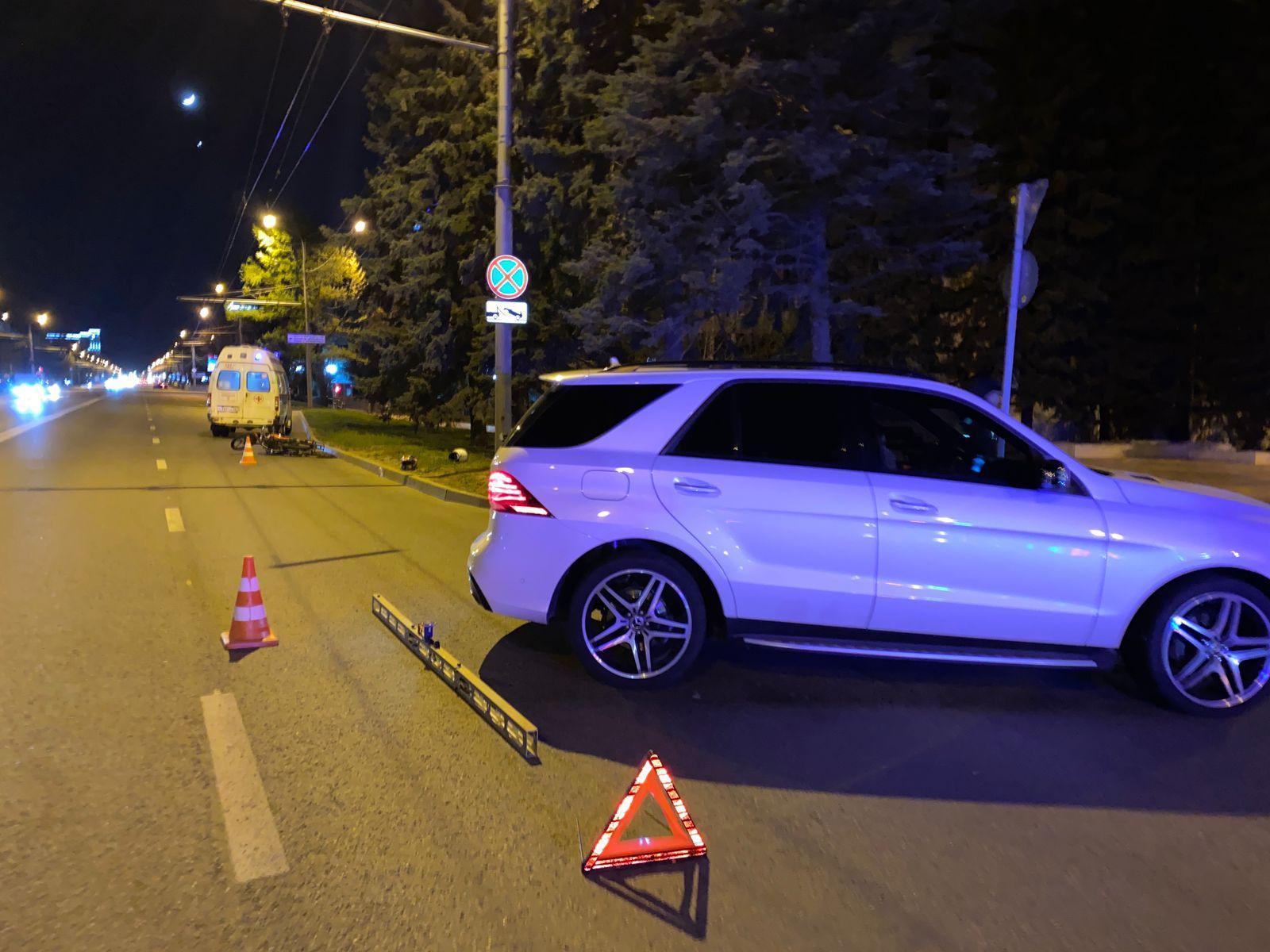 В Ставрополе автомобиль врезался в скутер: двое человек пострадали |  Ставропольская правда