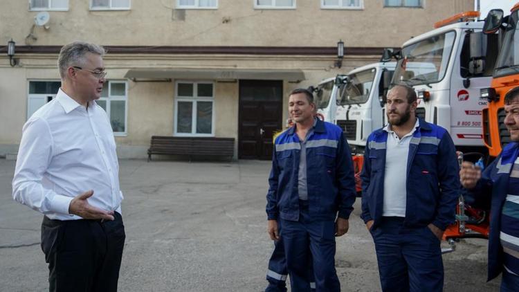 Губернатор Владимиров принял участие в церемонии вручения коммунальной техники Пятигорску