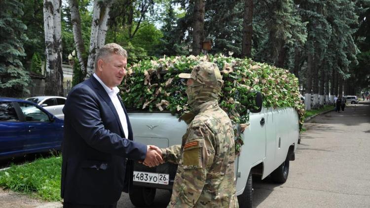 Медики Кисловодска передали мобилизованным УАЗ