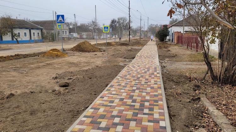 Улицу Ленина ремонтируют в городе Благодарном