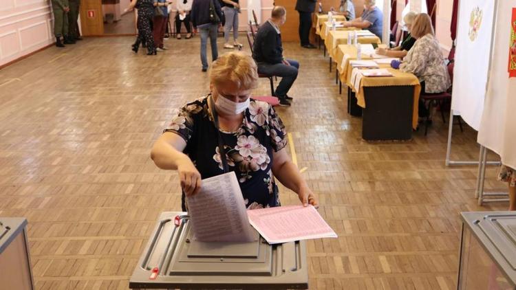 На Ставрополье в первые два часа на предварительное голосование пришли 35 тысяч человек