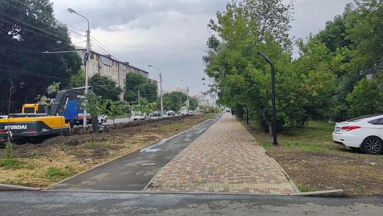 В Ставрополе продолжается благоустройство улицы Шпаковской