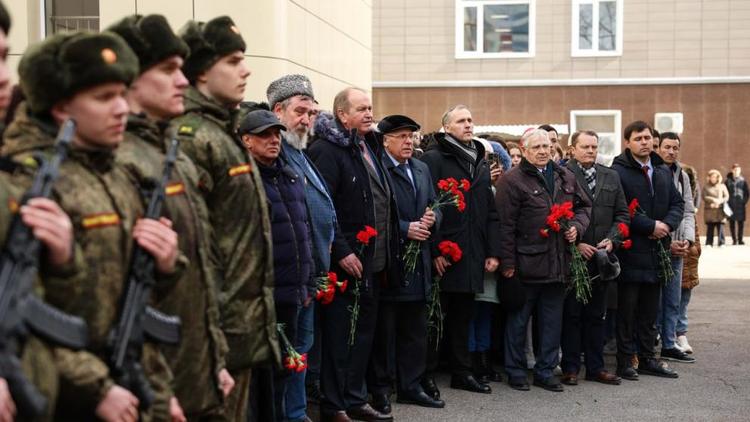 В СКФУ торжественный митинг посвятили 23 Февраля