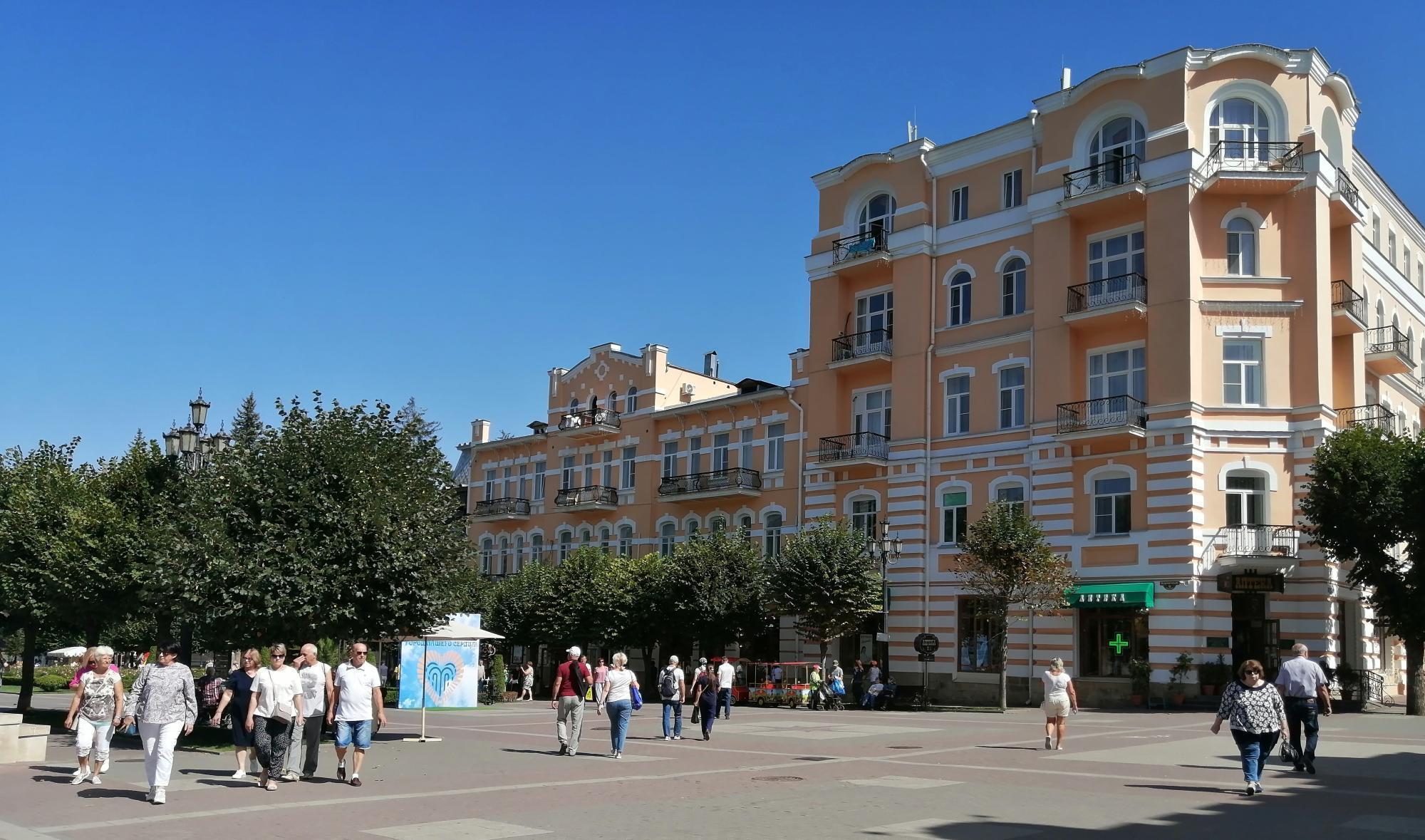 Более 100 тысяч туристов приедут в Кисловодск на майские праздники |  Ставропольская правда