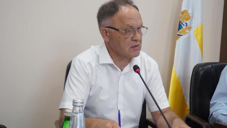 Парламентарии Ставрополья обеспокоены нарушениями сроков ремонта дорог и благоустройства