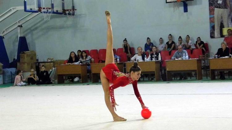 Сильнейших граций региона собрал в Ставрополе чемпионат края по художественной гимнастике
