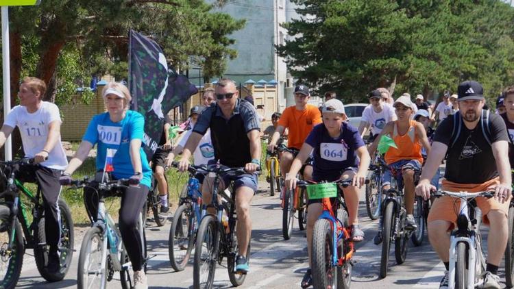 В Кочубеевском округе Ставрополья патриотический велопробег собрал 150 участников