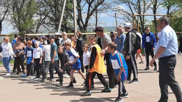 Спортивную акцию, посвящённую памяти педагога-земляка, провели в Андроповском округе Ставрополья