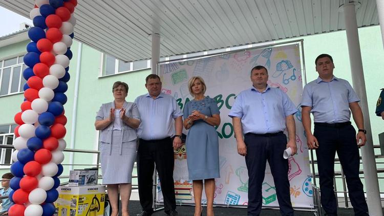 В хуторе Предгорного округа после капремонта открыли школу