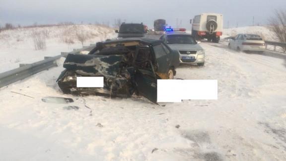 На Ставрополье в столкновении двух легковушек один человек погиб и 5 пострадали
