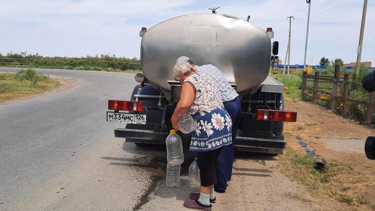 Ставропольцам рассказали, как в засушливой части края борются с дефицитом воды