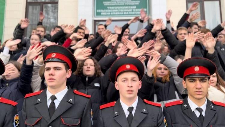 Новоалександровский округ принял участие во Всероссийском флешмобе «Нас миллионы Русских»