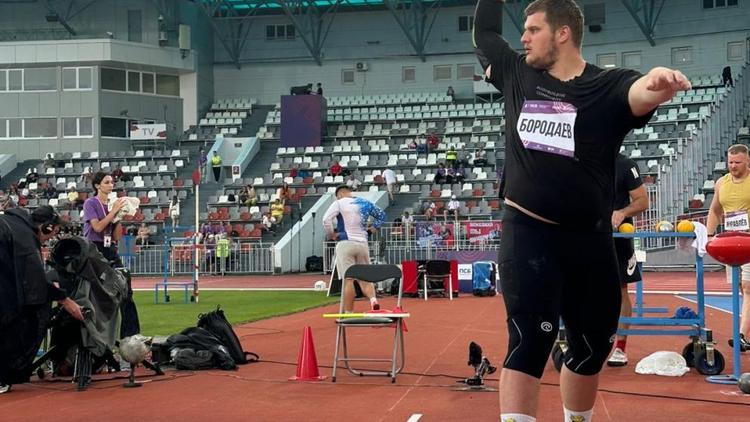 Ставропольский легкоатлет получил две награды «Королевы спорта»