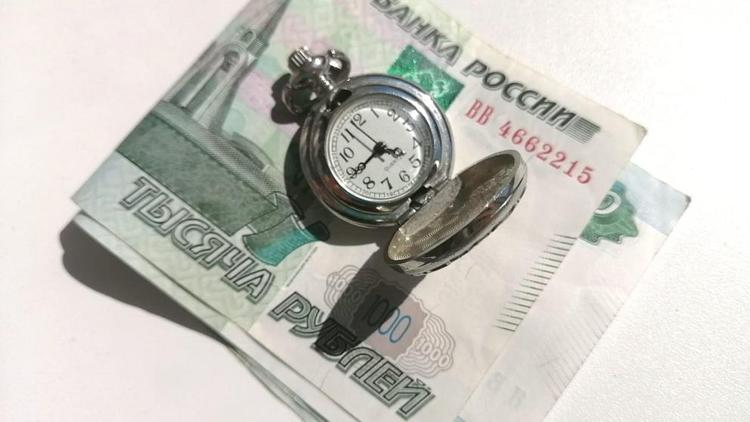 В Ставрополе обещавший помочь в получении кредитов мошенник обманул людей на 400 тысяч рублей