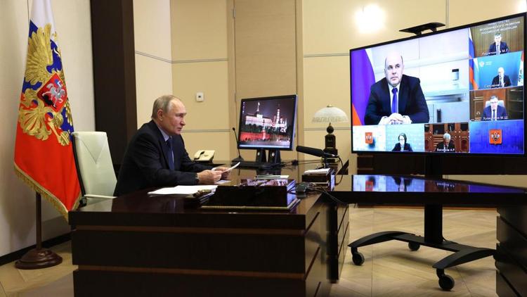 Владимир Путин: Экономическая активность в России будет и дальше повышаться