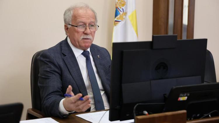 Депутаты Думы Ставрополья соберут урожай яблок для отправки участникам СВО