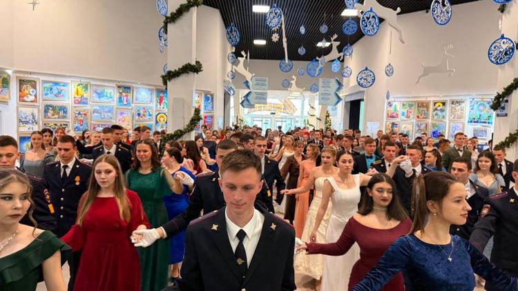 Новогодний бал объединил талантливую молодёжь Ставрополья