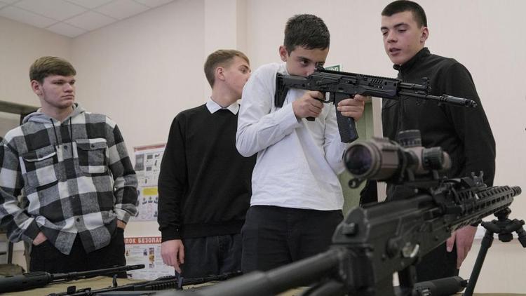 Более 1,5 тысячи ставропольцев пройдут обучение в Центре Героя России Никиты Гусева в 2025 году 