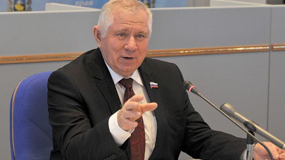 Спикер Думы Ставропольского края Юрий Белый провел пресс-конференцию