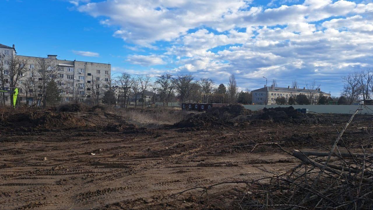 Строительство трёх домов для переселенцев из ветхого жилья началось в  Георгиевске | Ставропольская правда