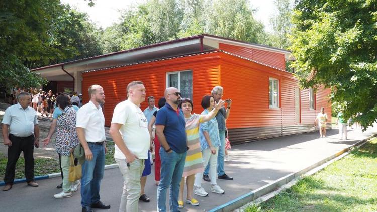 Ставропольские законодатели ознакомились с организацией детского отдыха