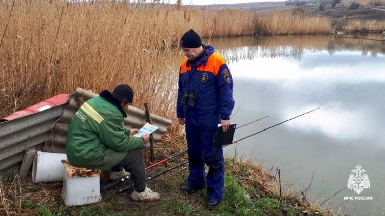 Владельцев лодок проверили на водохранилище Волчьи ворота на Ставрополье