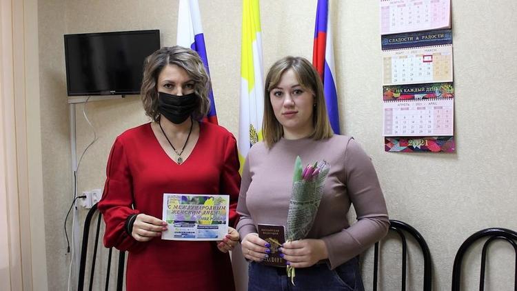 В Невинномысске в отделе полиции устроили приятный сюрприз для дам